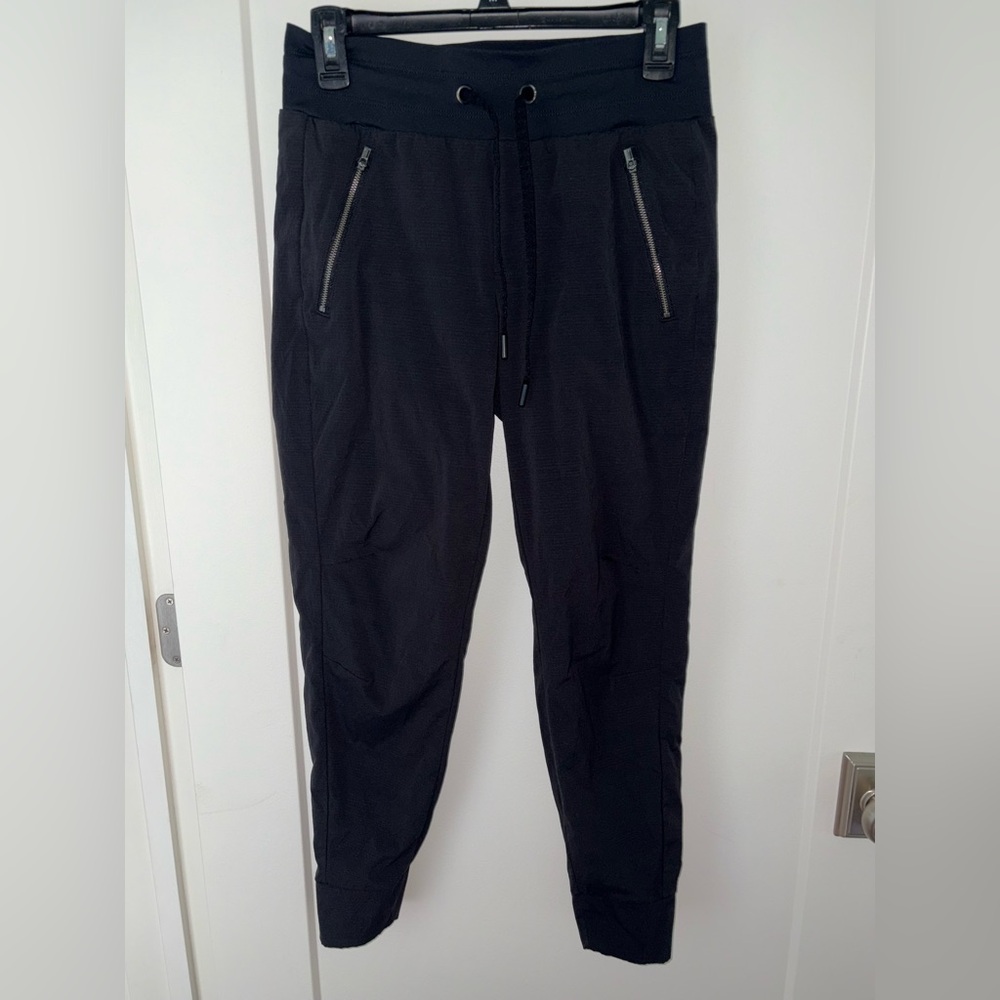 Athleta Trekkie North jogger pant sz 2 NWOT black